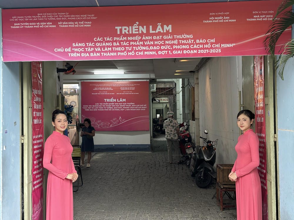 Chương trình nghệ thuật Triễn lãm các tác phẩm nhiếp ảnh đạt giải thưởng