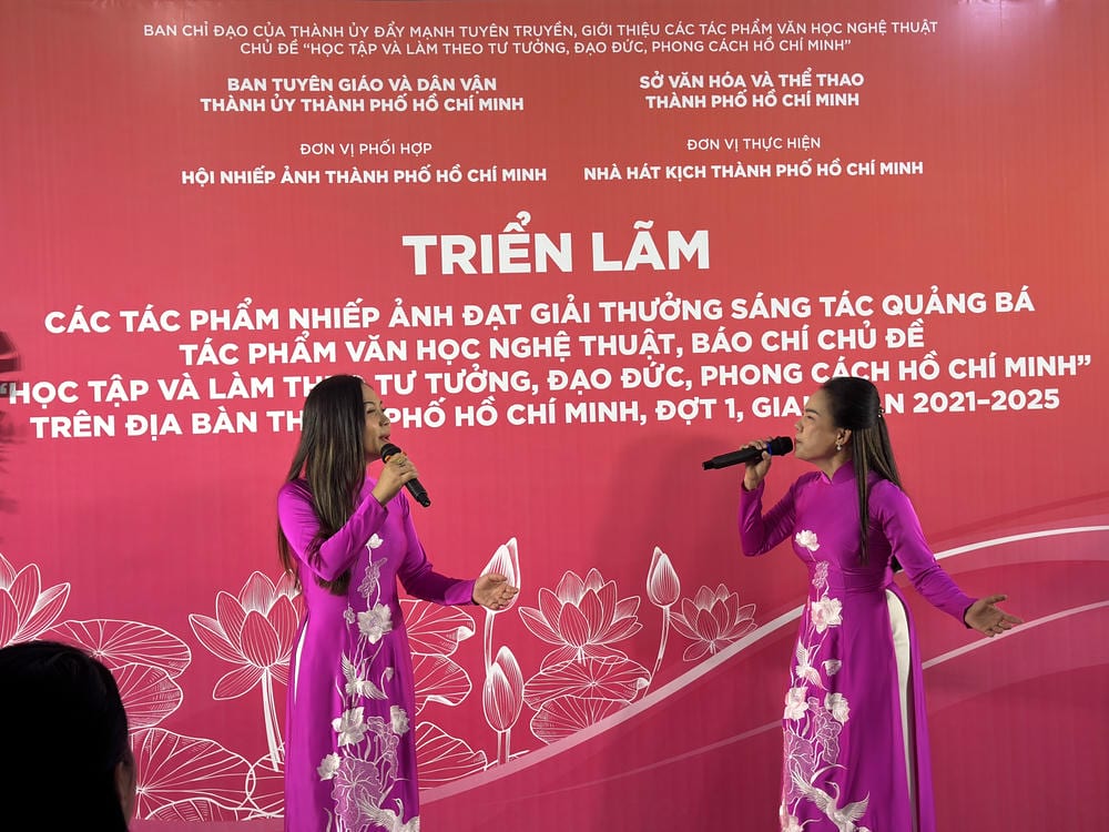 Chương trình nghệ thuật Triễn lãm các tác phẩm nhiếp ảnh đạt giải thưởng