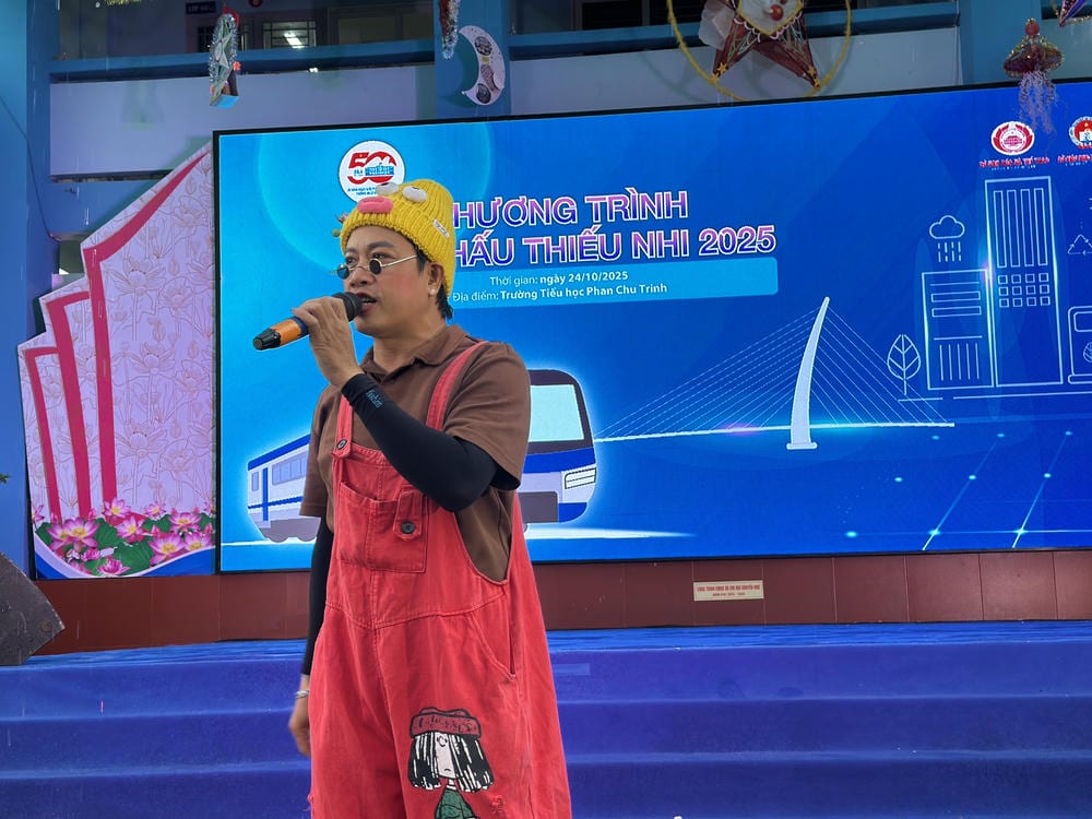 Chương trình sân khấu thiếu nhi tại trường tiều học Phan Chu Trinh