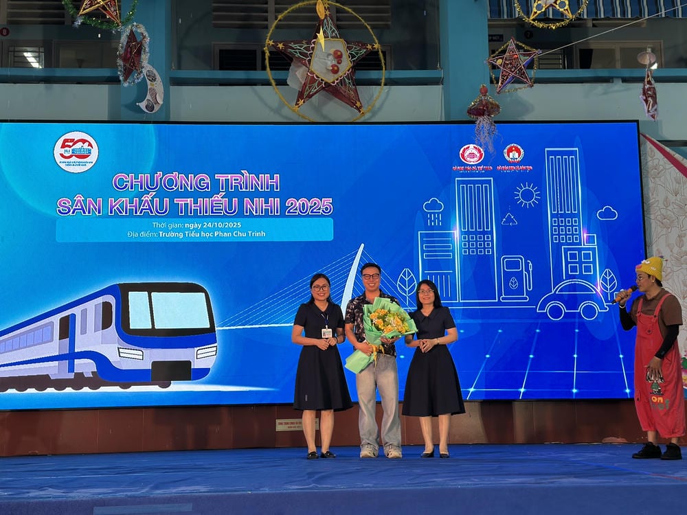 Chương trình sân khấu thiếu nhi tại trường tiều học Phan Chu Trinh