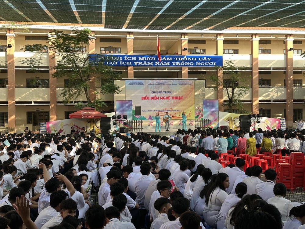 CT biểu diễn nghệ thuật tại trường THPT Tân Túc