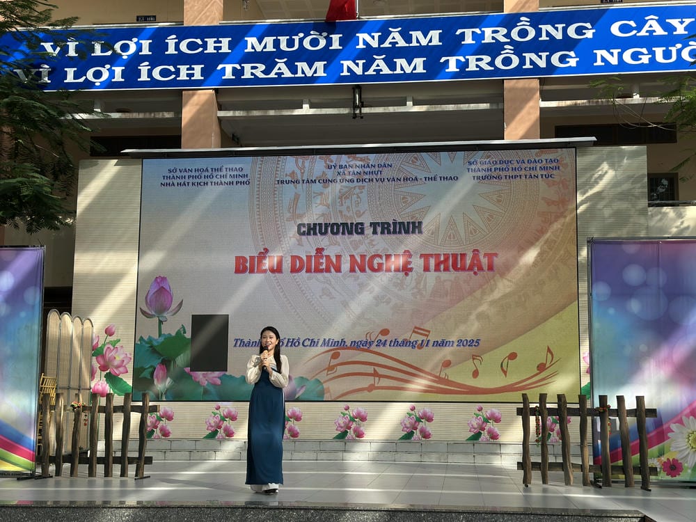 CT biểu diễn nghệ thuật tại trường THPT Tân Túc