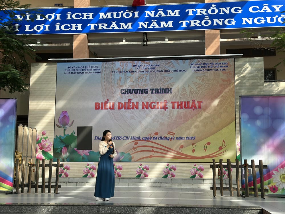 CT biểu diễn nghệ thuật tại trường THPT Tân Túc