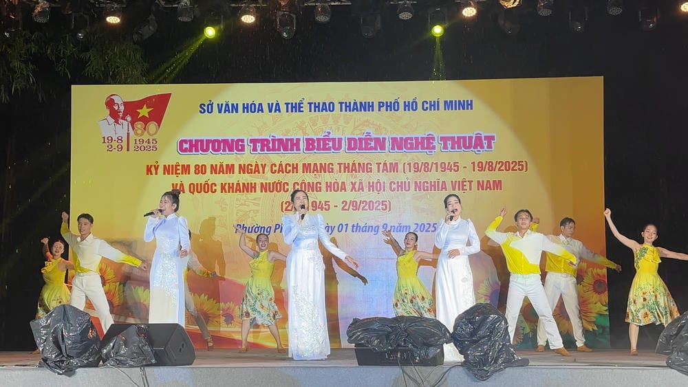 CT Kỷ niệm 80 năm Ngày cách mạng tháng 8 và Quốc khánh nước Công hòa xã hội chủ nghĩa Việt Nam tại phường Phú An