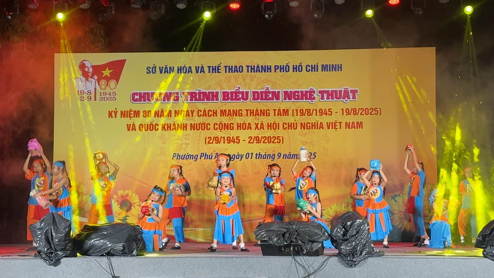 CT Kỷ niệm 80 năm Ngày cách mạng tháng 8 và Quốc khánh nước Công hòa xã hội chủ nghĩa Việt Nam tại phường Phú An