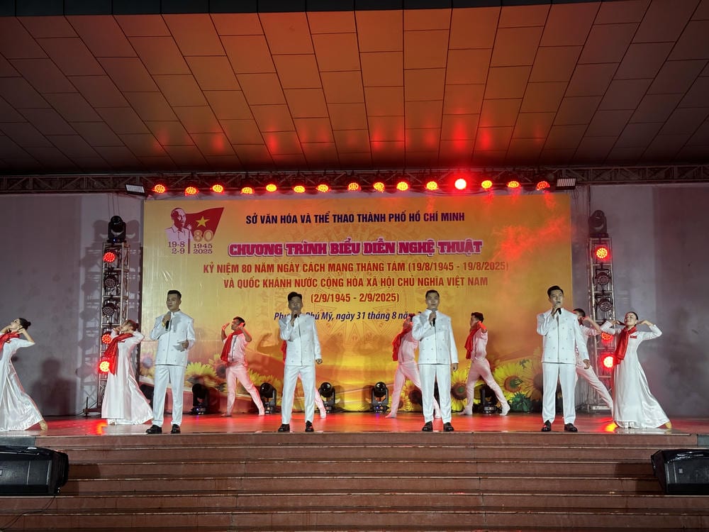 Tổ chức chương trình nghệ thuật kỷ niệm 80 năm Ngày Cách mạng Tháng Tám và Quốc khánh tại phường Phú Mỹ