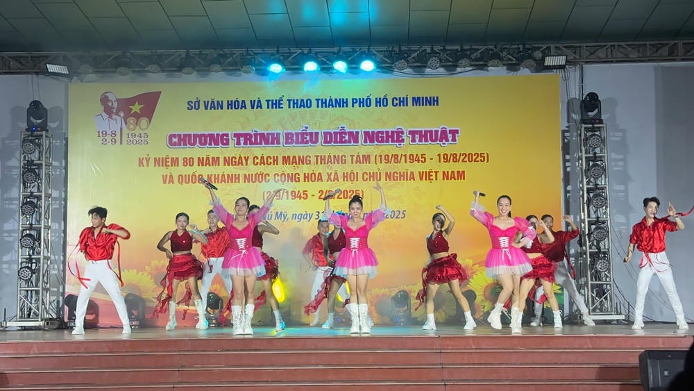 Tổ chức chương trình nghệ thuật kỷ niệm 80 năm Ngày Cách mạng Tháng Tám và Quốc khánh tại phường Phú Mỹ