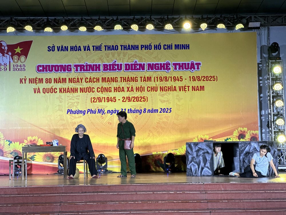 Tổ chức chương trình nghệ thuật kỷ niệm 80 năm Ngày Cách mạng Tháng Tám và Quốc khánh tại phường Phú Mỹ