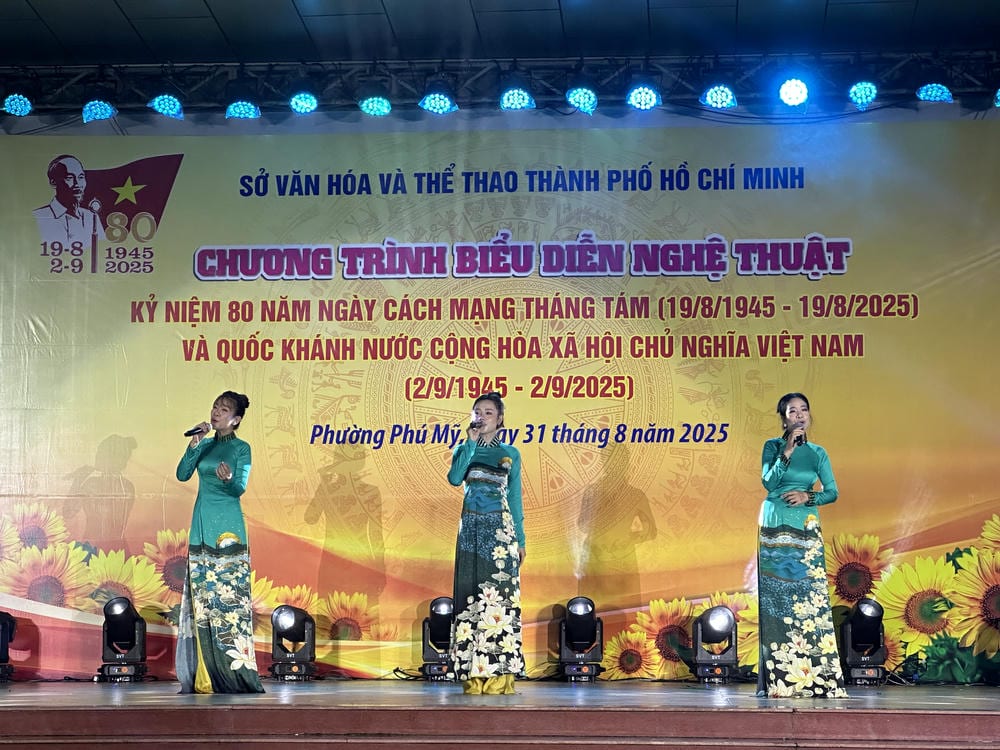 Tổ chức chương trình nghệ thuật kỷ niệm 80 năm Ngày Cách mạng Tháng Tám và Quốc khánh tại phường Phú Mỹ