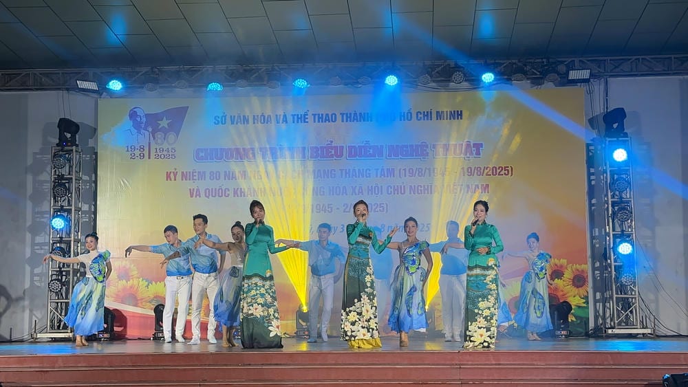 Tổ chức chương trình nghệ thuật kỷ niệm 80 năm Ngày Cách mạng Tháng Tám và Quốc khánh tại phường Phú Mỹ